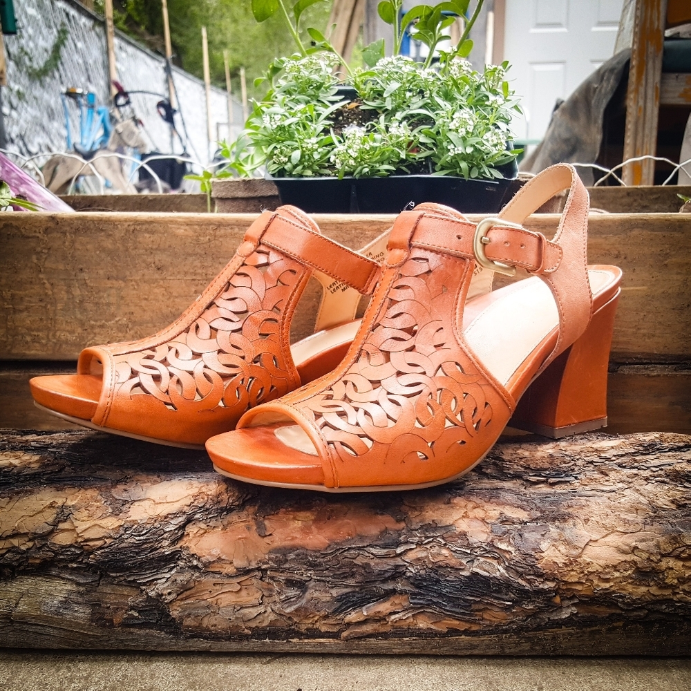 Earthies Acadia Heeled Sandals